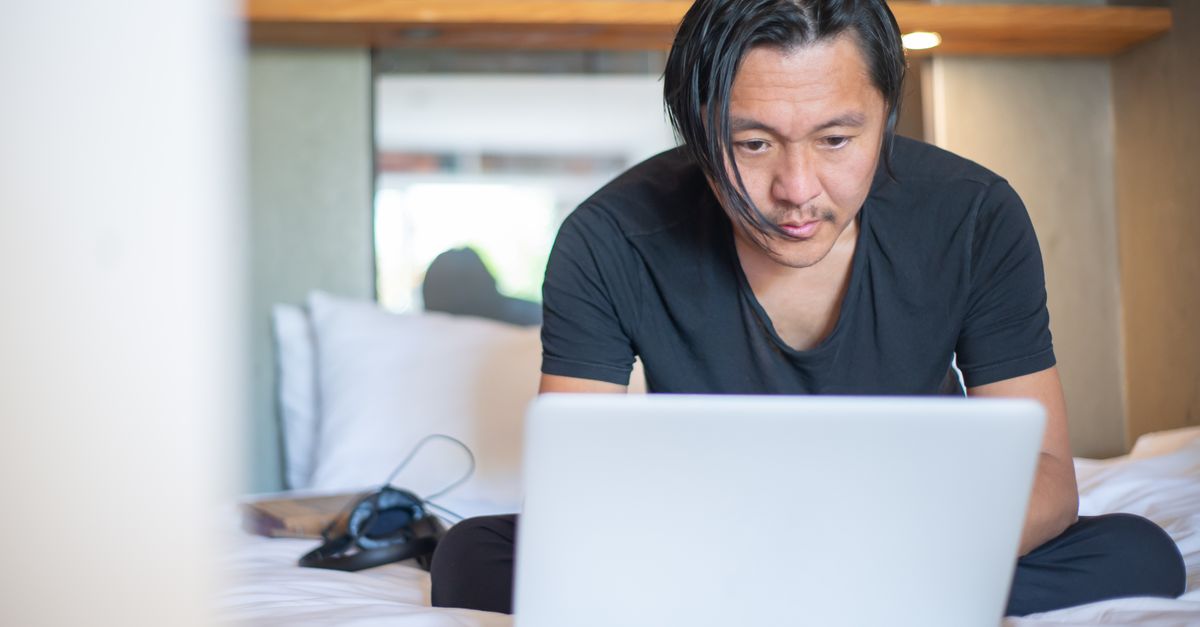 Agenție web design vs freelancer în 2026